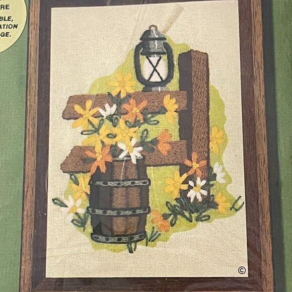 Vintage Jiffy Stitchery Rain Barrel #265 5X7 Crewel Kit NWT - Picture 2 of 5